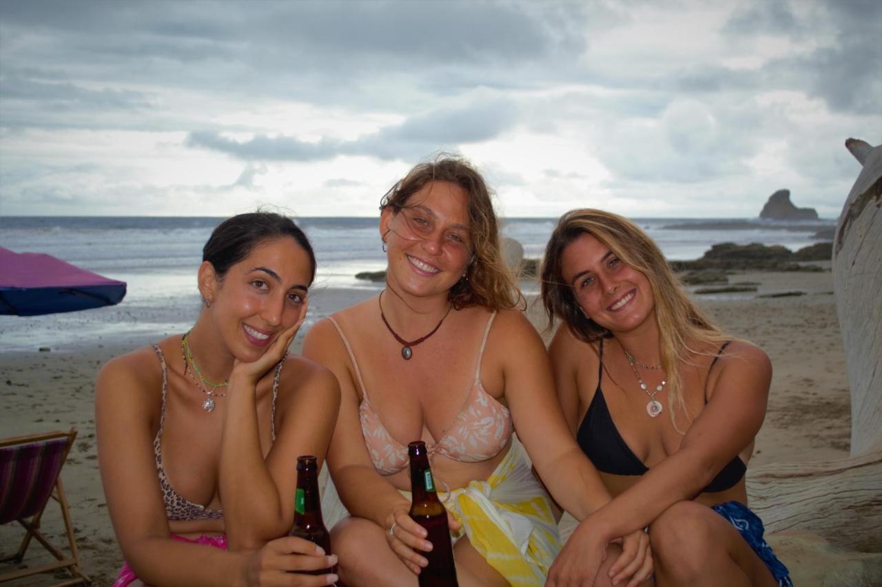Green Macaw Hostel Тортугеро Экстерьер фото