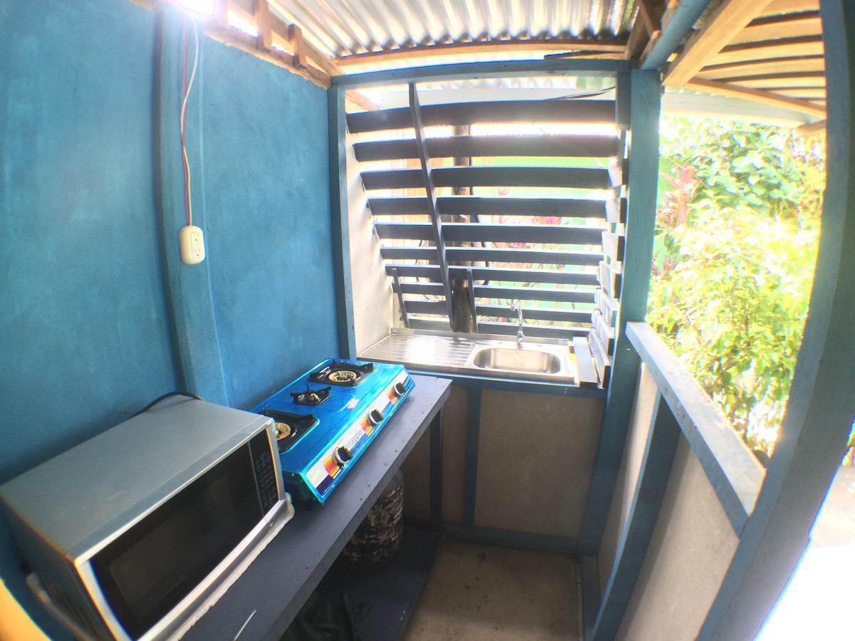 Green Macaw Hostel Тортугеро Экстерьер фото